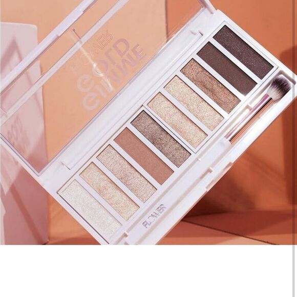 FLOWER BEAUTY BY DREW BARRYMORE SHIMMER +SHADE EYESHADOW PALETTE - Picture 1 of 5
